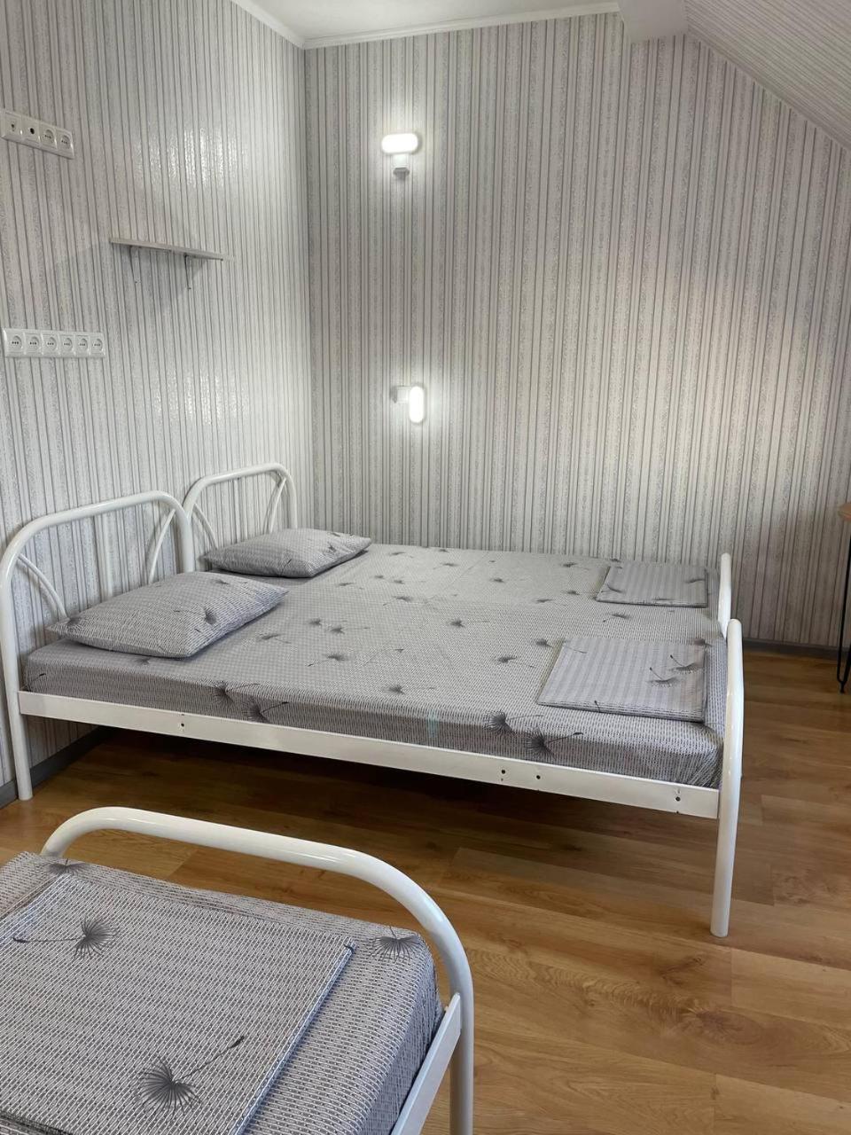 Vip Hostel Mukacheve Ngoại thất bức ảnh